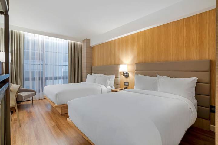 Room 30 of 40