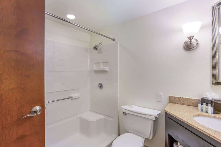 Burrstone Inn an Ascend Collection Hotel