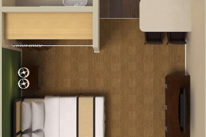 Room 12 of 17