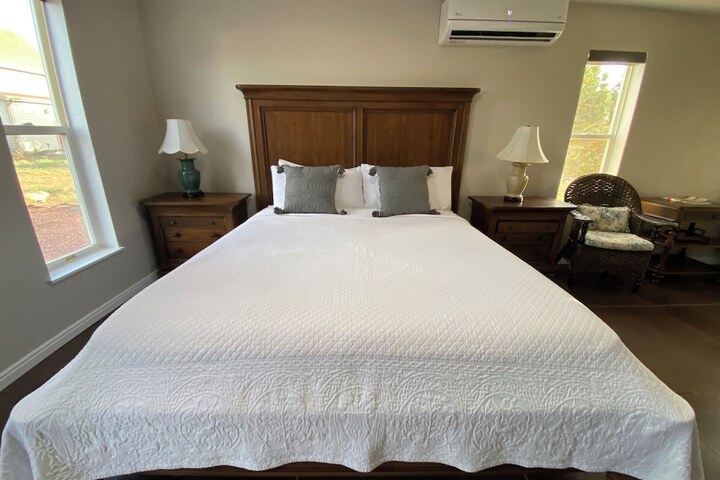 Room 47 of 136