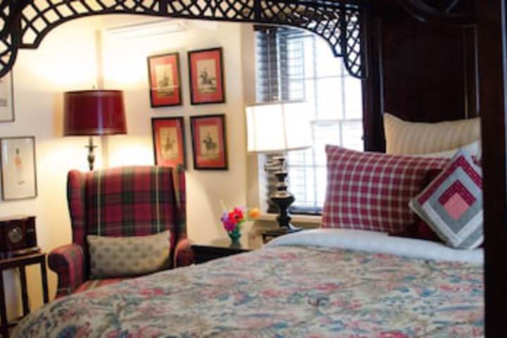Olde Rhinebeck Inn c. 1745