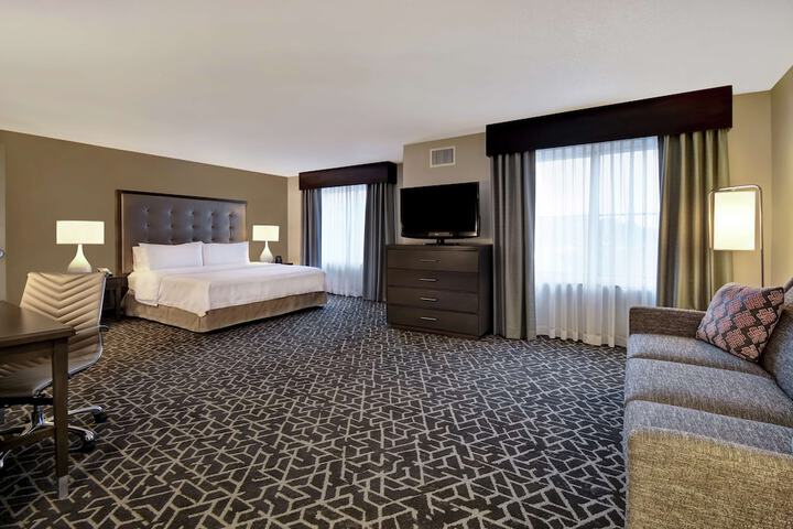 Homewood Suites by Hilton Edgewater
