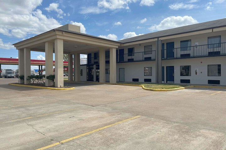 Motel 6 Cleveland MS - Delta State University