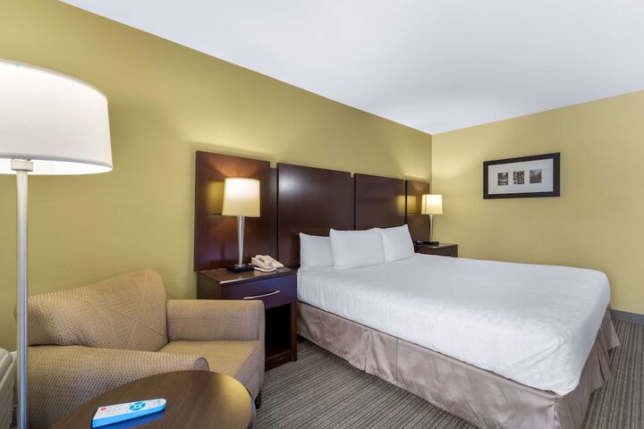 Room 17 of 40
