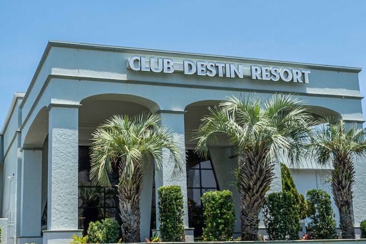 Club Destin Condos