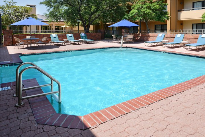 Pool 4 of 33