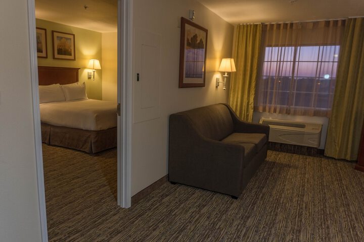 Room 12 of 33