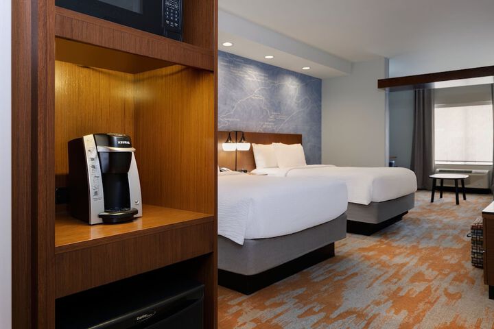 Room 32 of 53