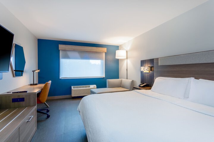 Room 30 of 60