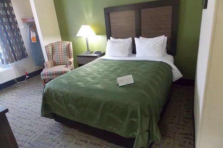 Room 48 of 68