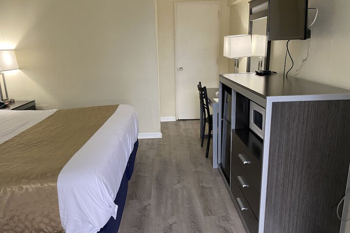 Room 56 of 77