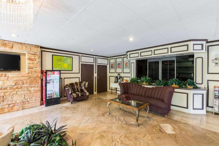 Econo Lodge Baytown