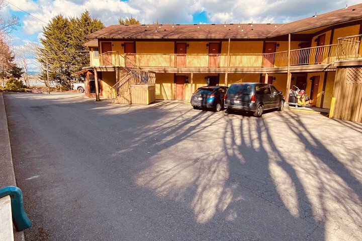 Hotel 7 of 53