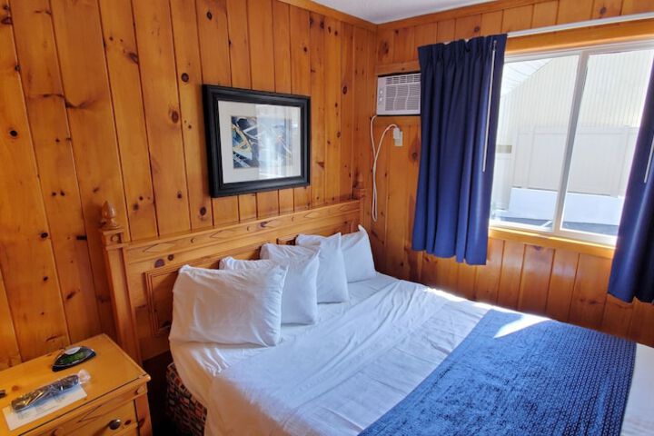 Room 28 of 145