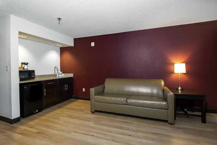 Room 33 of 43