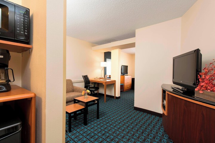 Room 9 of 25