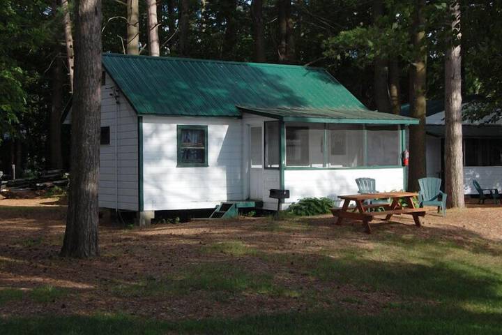 The Elms Waterfront Cottages