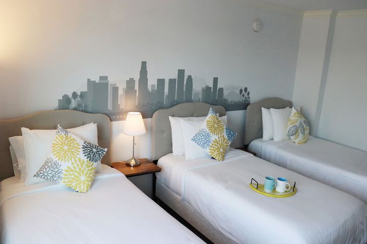 Room 11 of 27