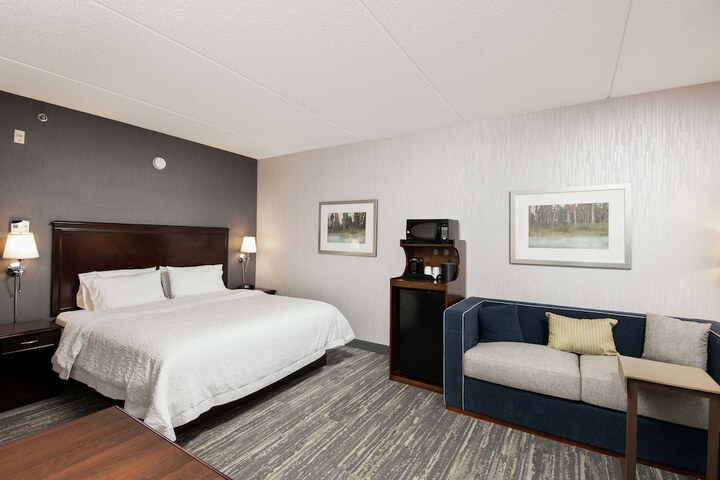 Hampton Inn & Suites Barrie