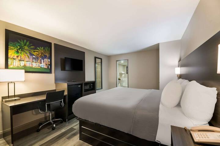 Room 28 of 40