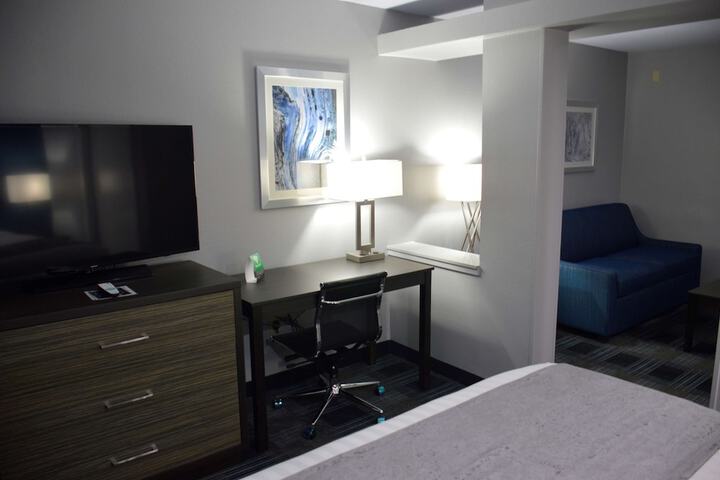 Room 9 of 25