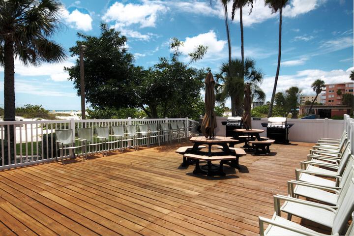 Surf Beach Treasure Island Resort
