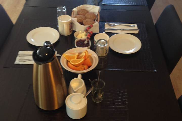 Dining 8 of 12