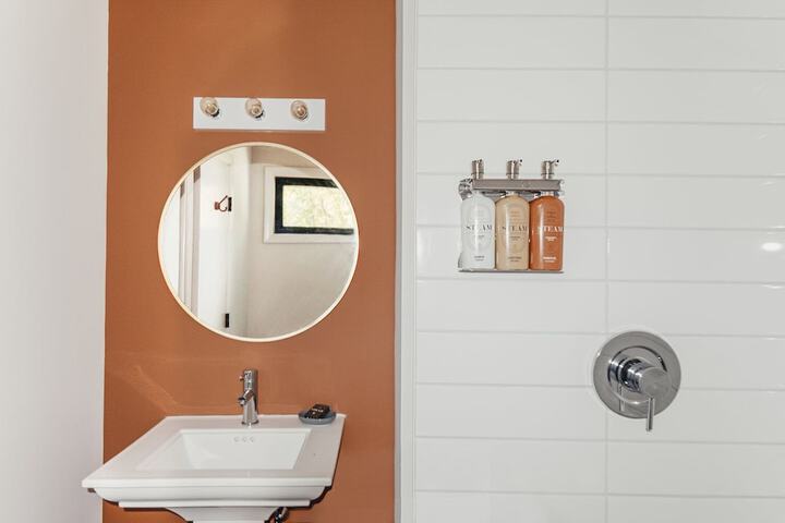 Rest - a Modern Motel