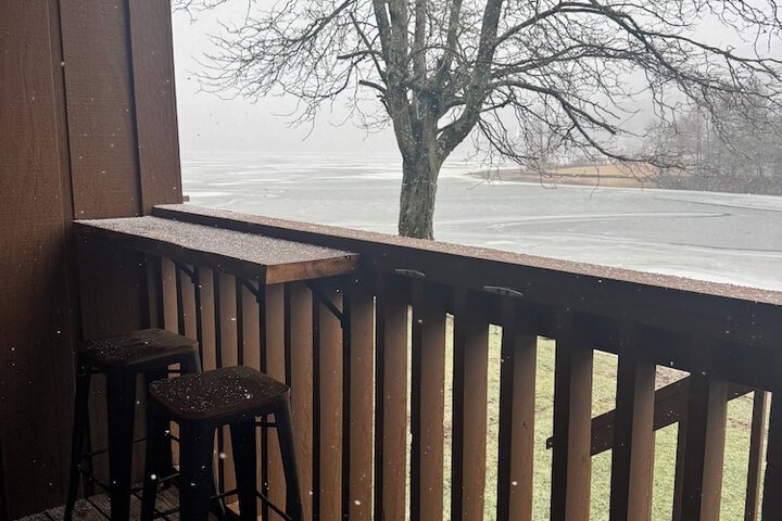 LakeFront Lodge