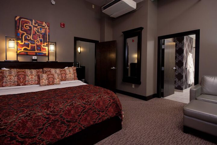 The Giacomo Niagara Falls NY an Ascend Collection Hotel