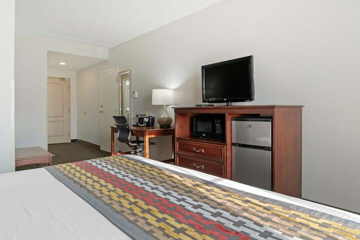 Room 32 of 44