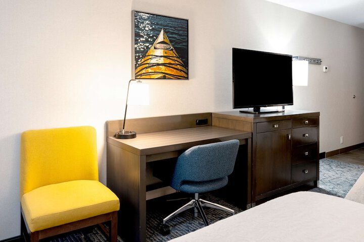 Room 27 of 73
