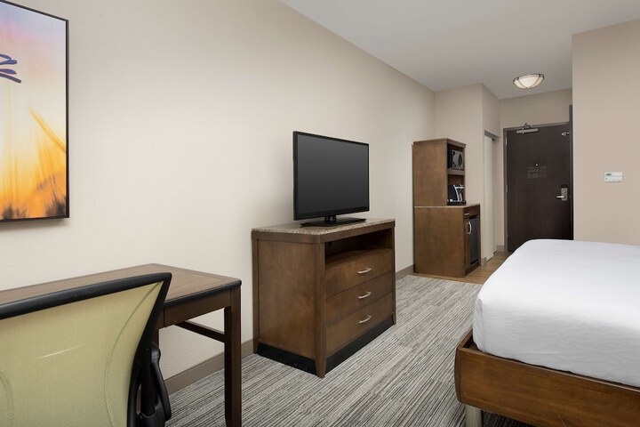 Room 32 of 48