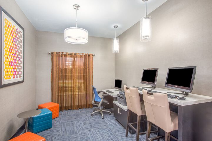 Holiday Inn Express & Suites Shawnee-Kansas City West by IHG