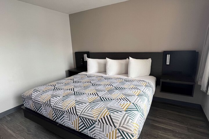 Room 8 of 26