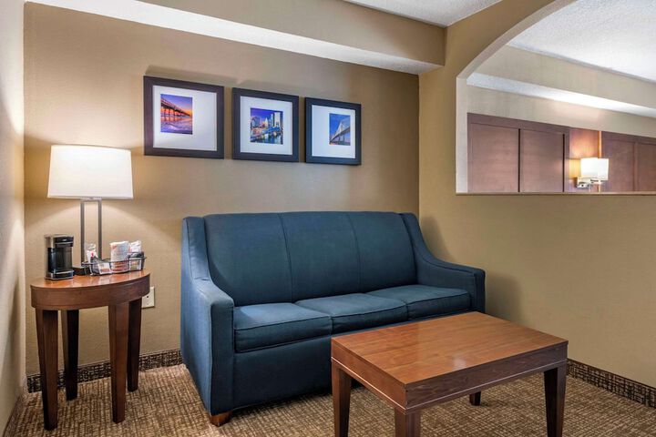 Room 19 of 38