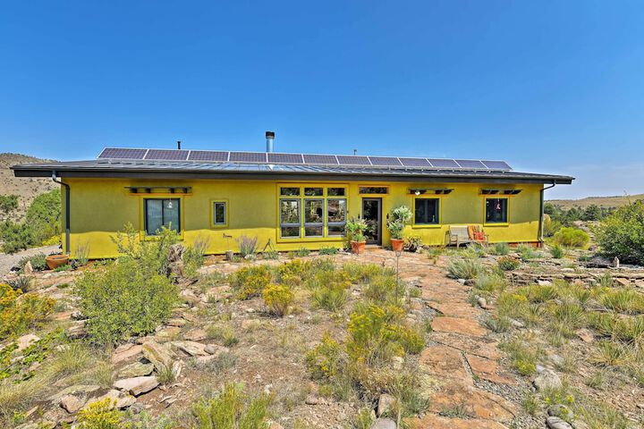 Family-friendly Del Norte Home w / Stunning Views!