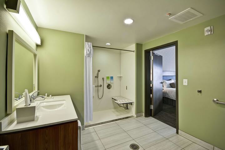 Room 26 of 58