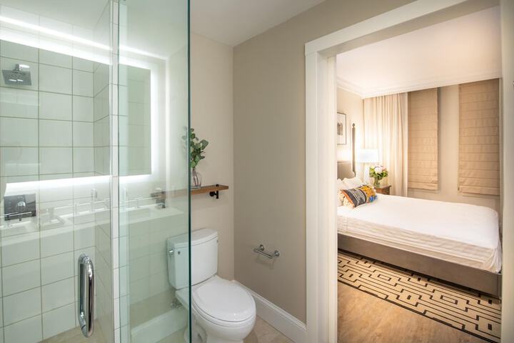 Room 42 of 49