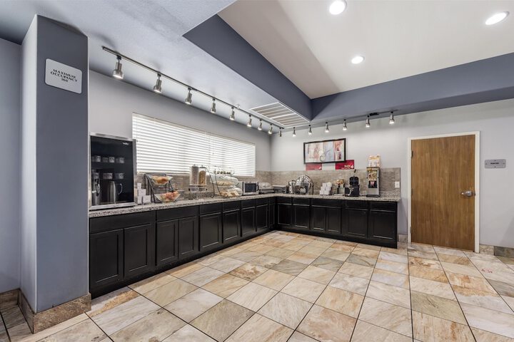 Best Western Plus Sand Bass Inn & Suites