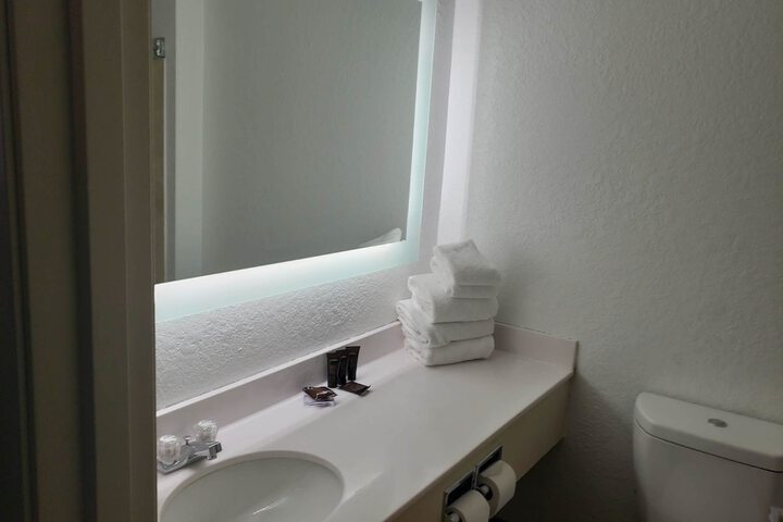 Room 40 of 63