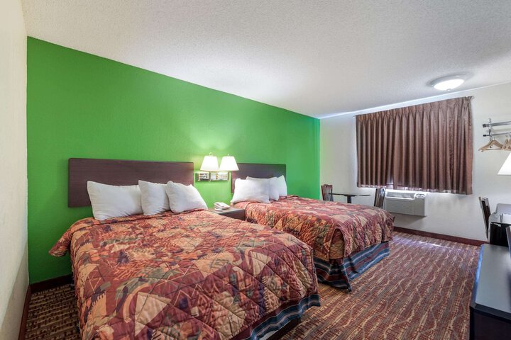 Room 15 of 27