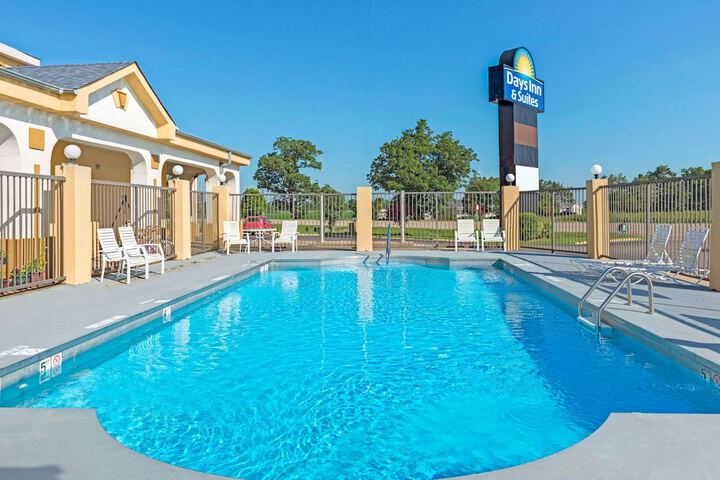 Pool 2 of 14