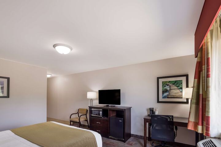 Room 28 of 35