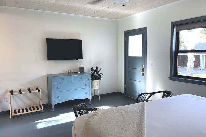Room 35 of 59
