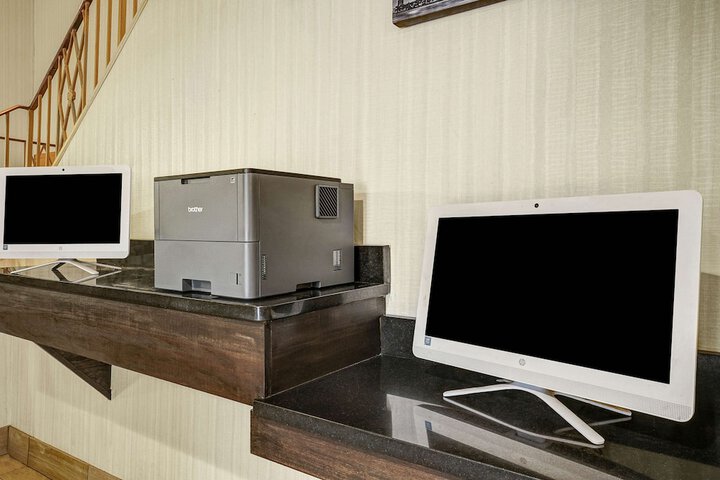 Business Center 29 of 29