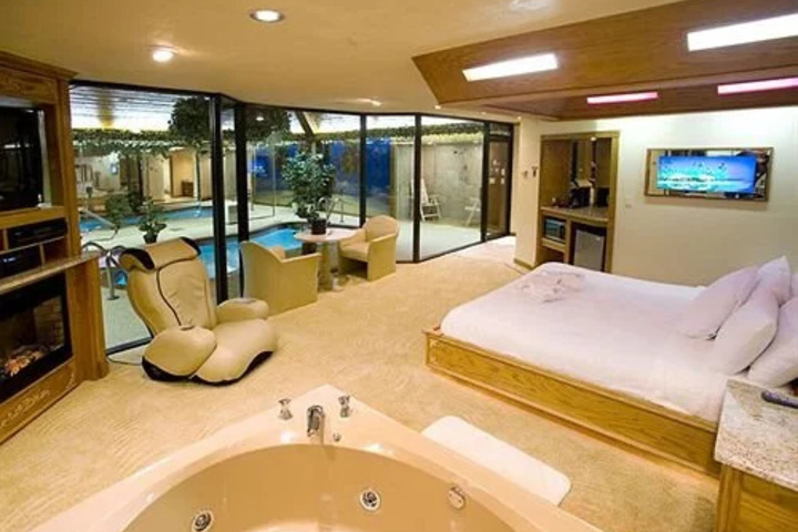 Sybaris Pool Suites Northbrook Adults Only