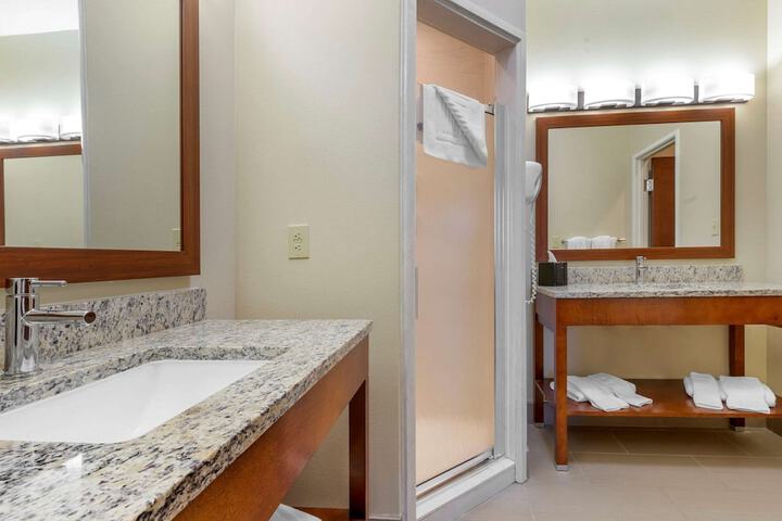Room 30 of 47