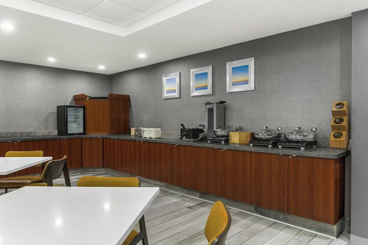 Fairfield Inn & Suites Anaheim North / Buena Park.