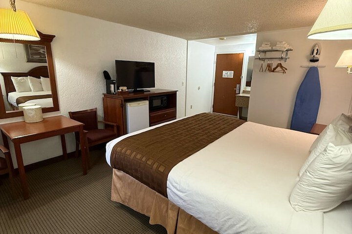 Richland Inn & Suites